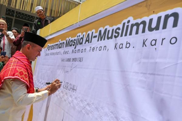  Resmikan Masjid Al Muslimun, Ijeck Minta Keterlibatan Perguruan Tinggi Bantu Ekonomi Masyarakat Desa Terpencil